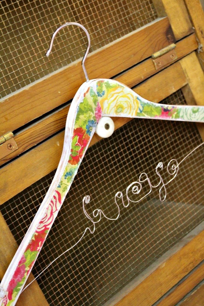 Great Gift Idea! Vintage Wire Name Hanger Tutorial-Part 2