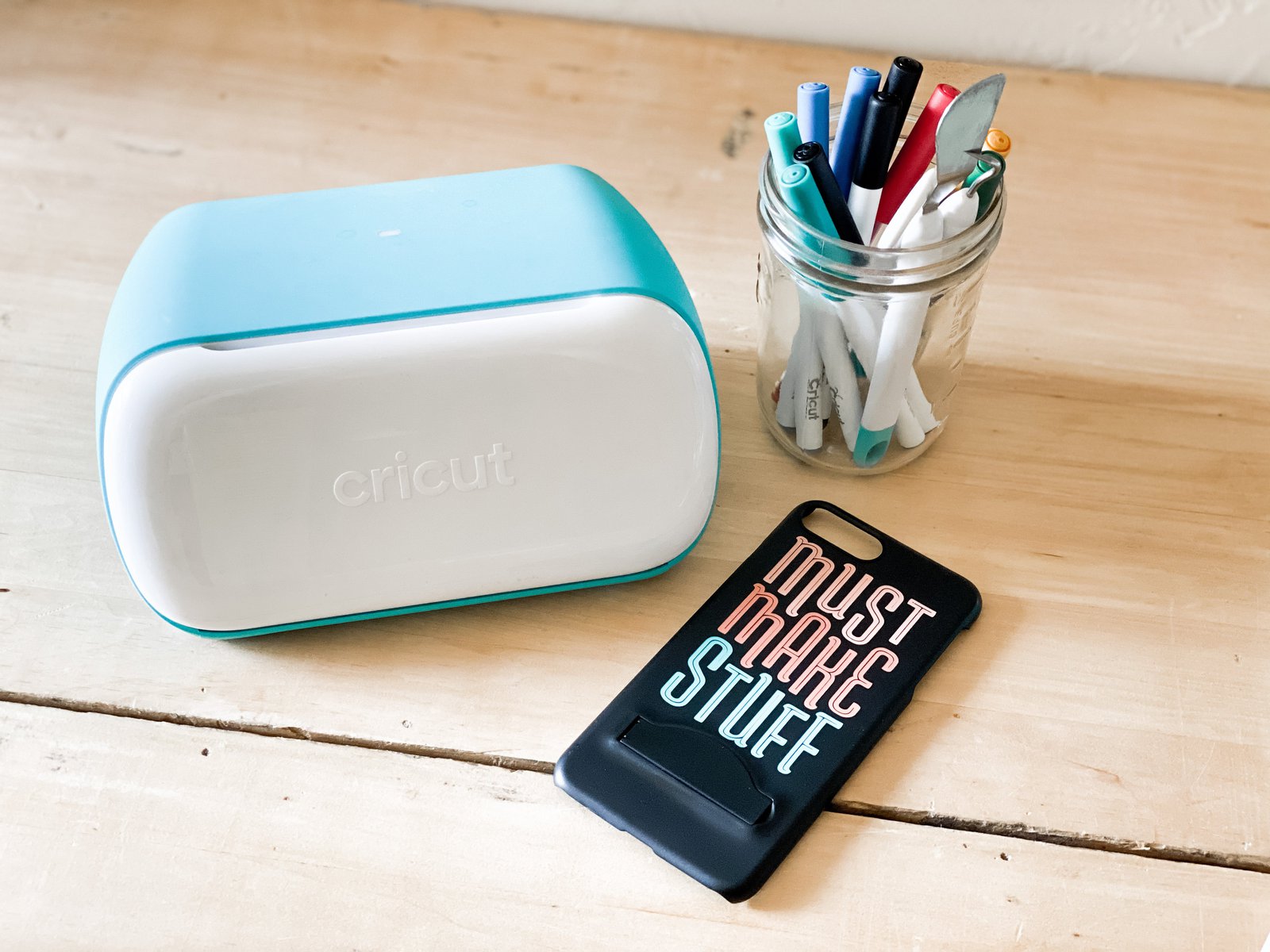 How to Make a Cell Phone Decal with Cricut Joy