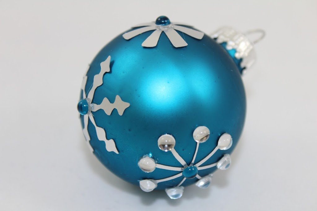 DIY Silhouette Silver Foil Snowflake Ornament