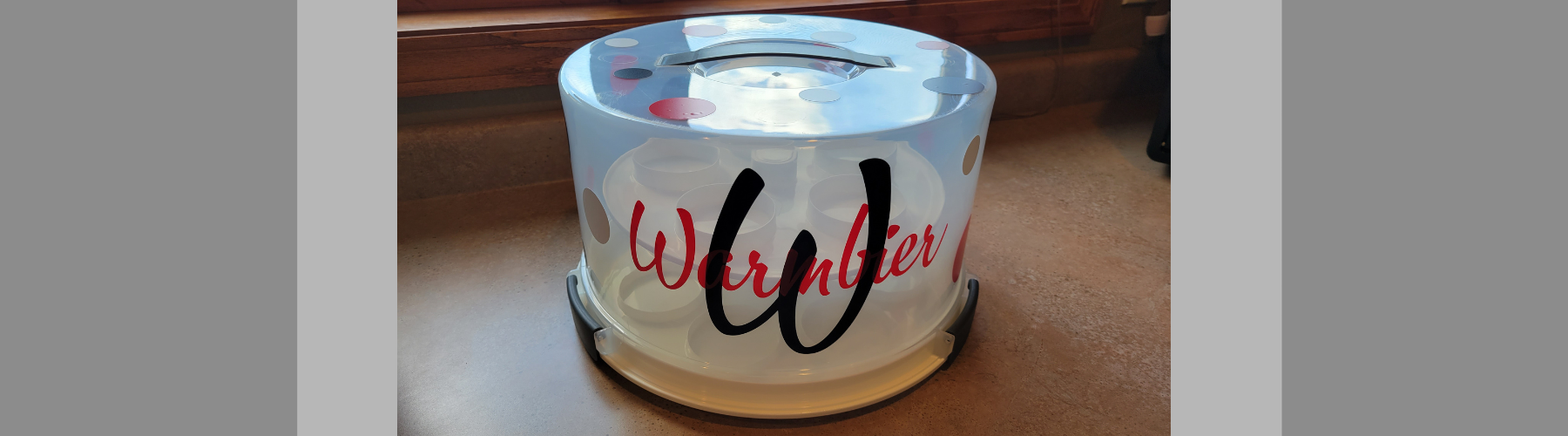 DIY Personalized Cupcake Carrier with Cricut Smart Vinyl
