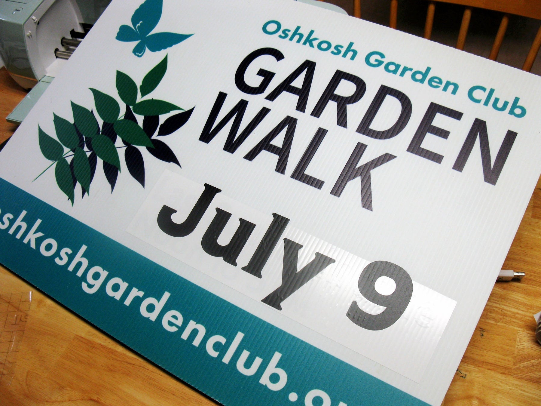 Creating Yard Signs with Cricut Vinyl