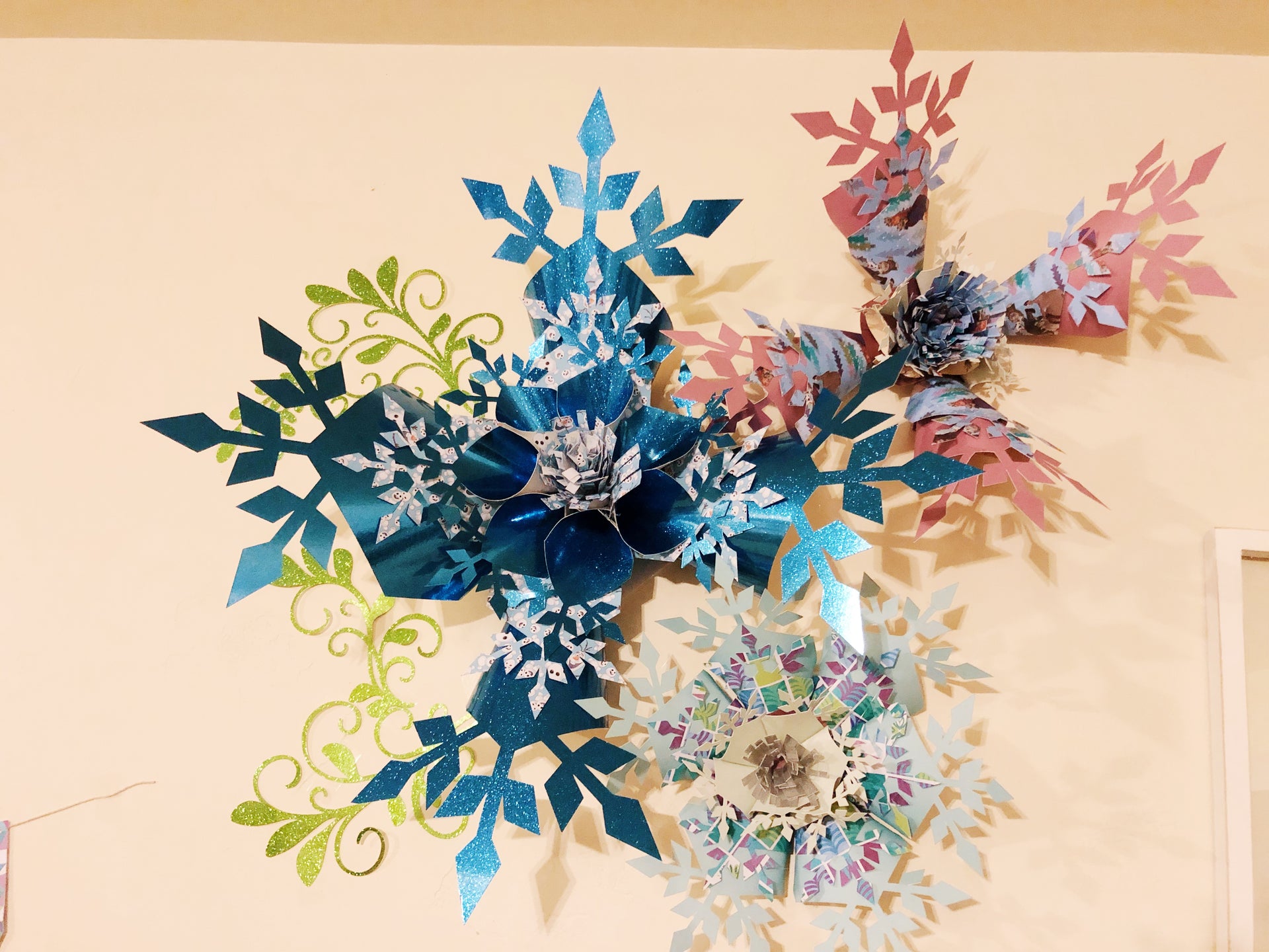 Cricut Frozen Birthday Party DIY Paper Decorations