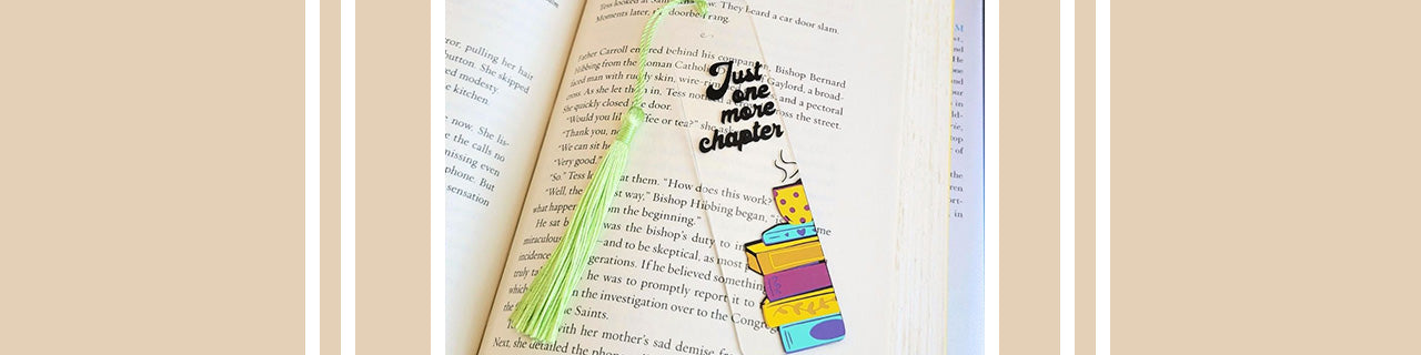 DIY Book Lovers Gift: Acrylic Bookmark Using Cricut Vinyl