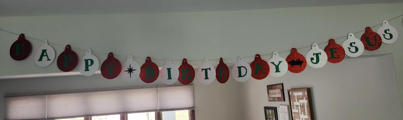 Christmas Ornament Banner with Cricut Vinyl and Foam Shapes