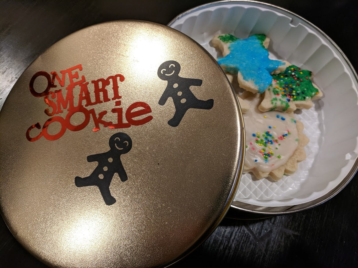 DIY Christmas Cookie Tin for a Teacher Gift