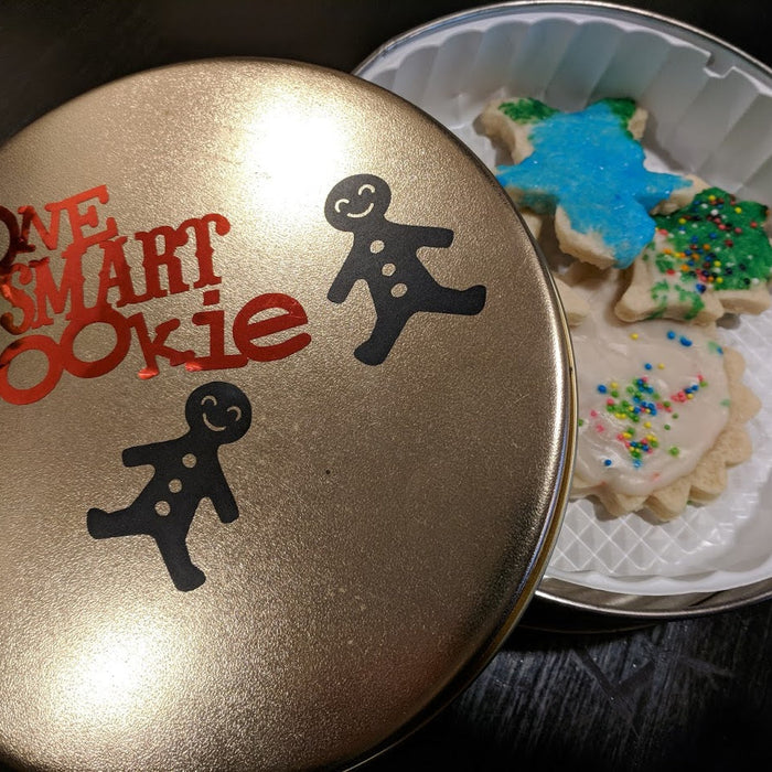 DIY Christmas Cookie Tin for a Teacher Gift