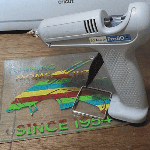 Hot Glue Gun Plate with Strips of Cricut Vinyl