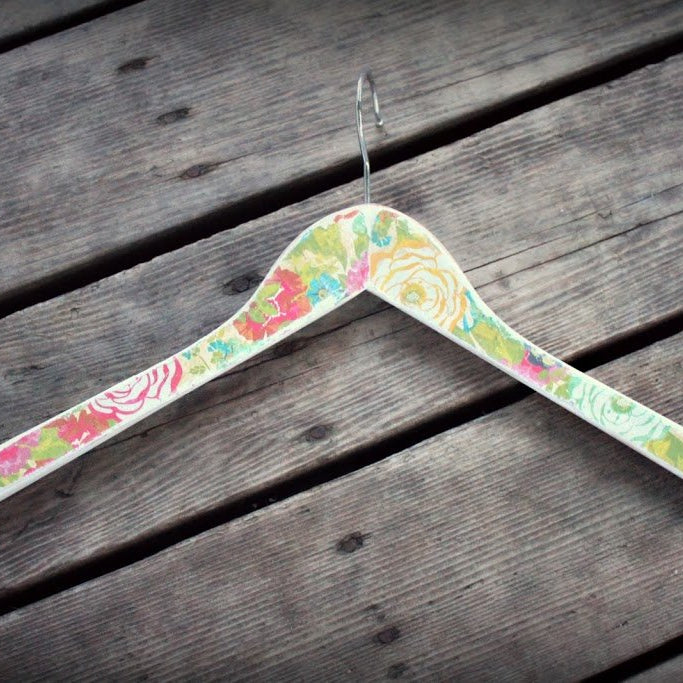 Great Gift Idea! Vintage Wire Name Hanger Tutorial- Part 1