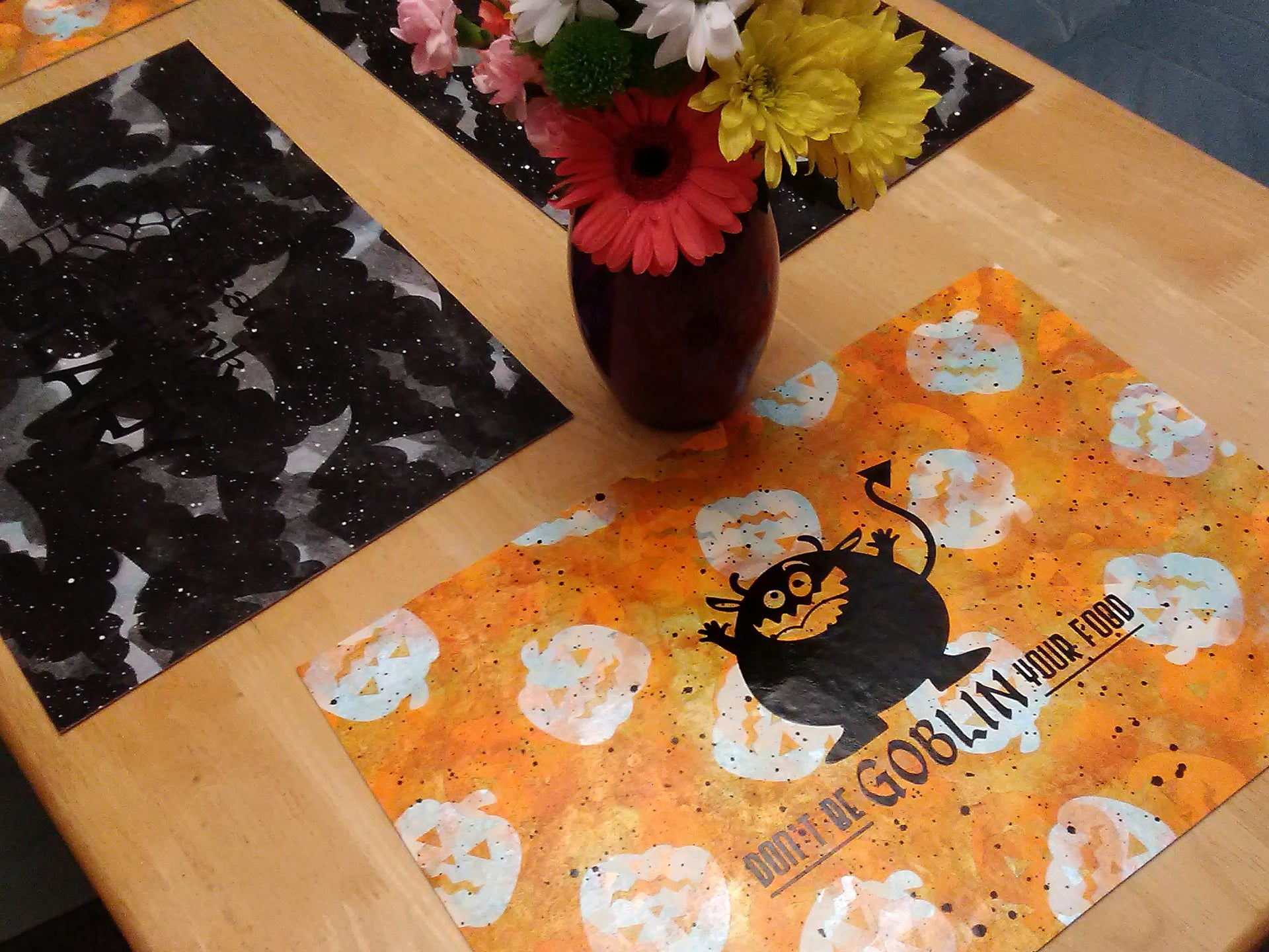 Painted Halloween Placements using Vinyl Masks