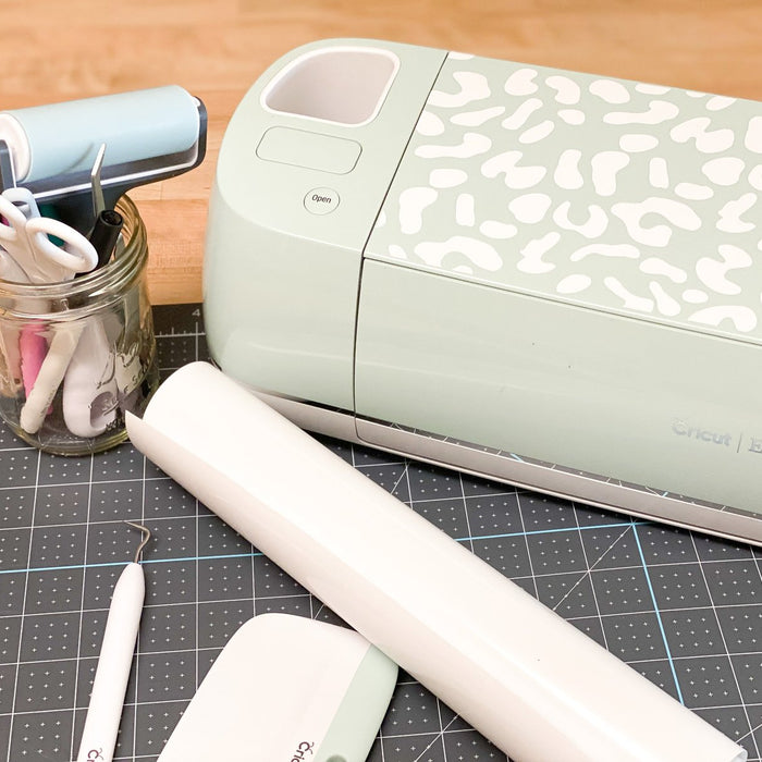 Decorate Explore Air Cricut Vinyl