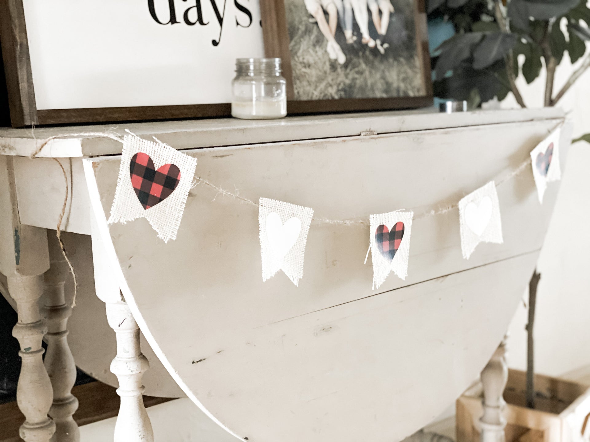 Cricut Valentine's Day Project: Burlap Banner