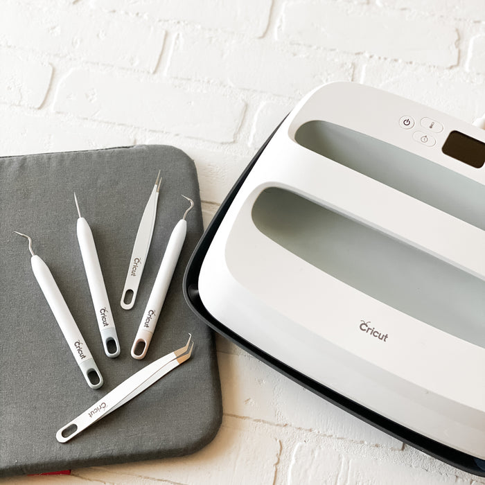 Cricut EasyPress Bundle Giveaway