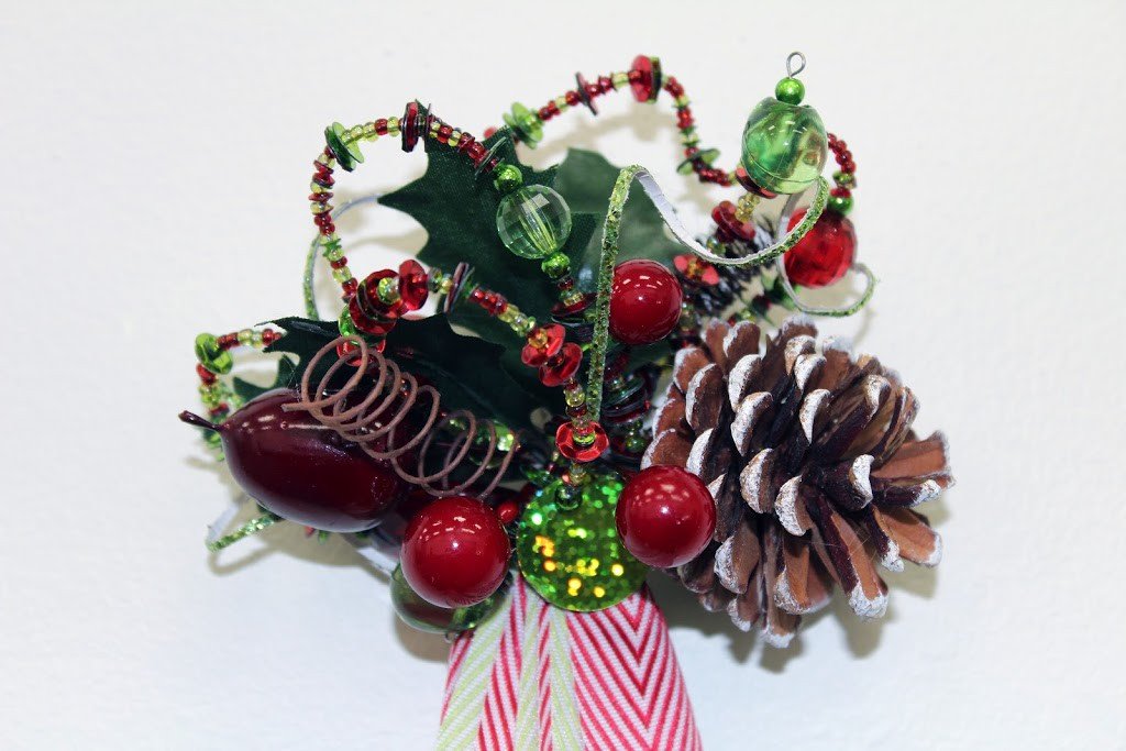Take A Hike! Holiday Pine Cone Crafting.