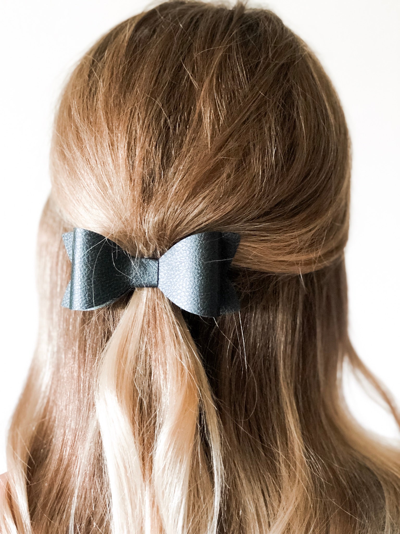 DIY Faux Leather Bows with a Cricut