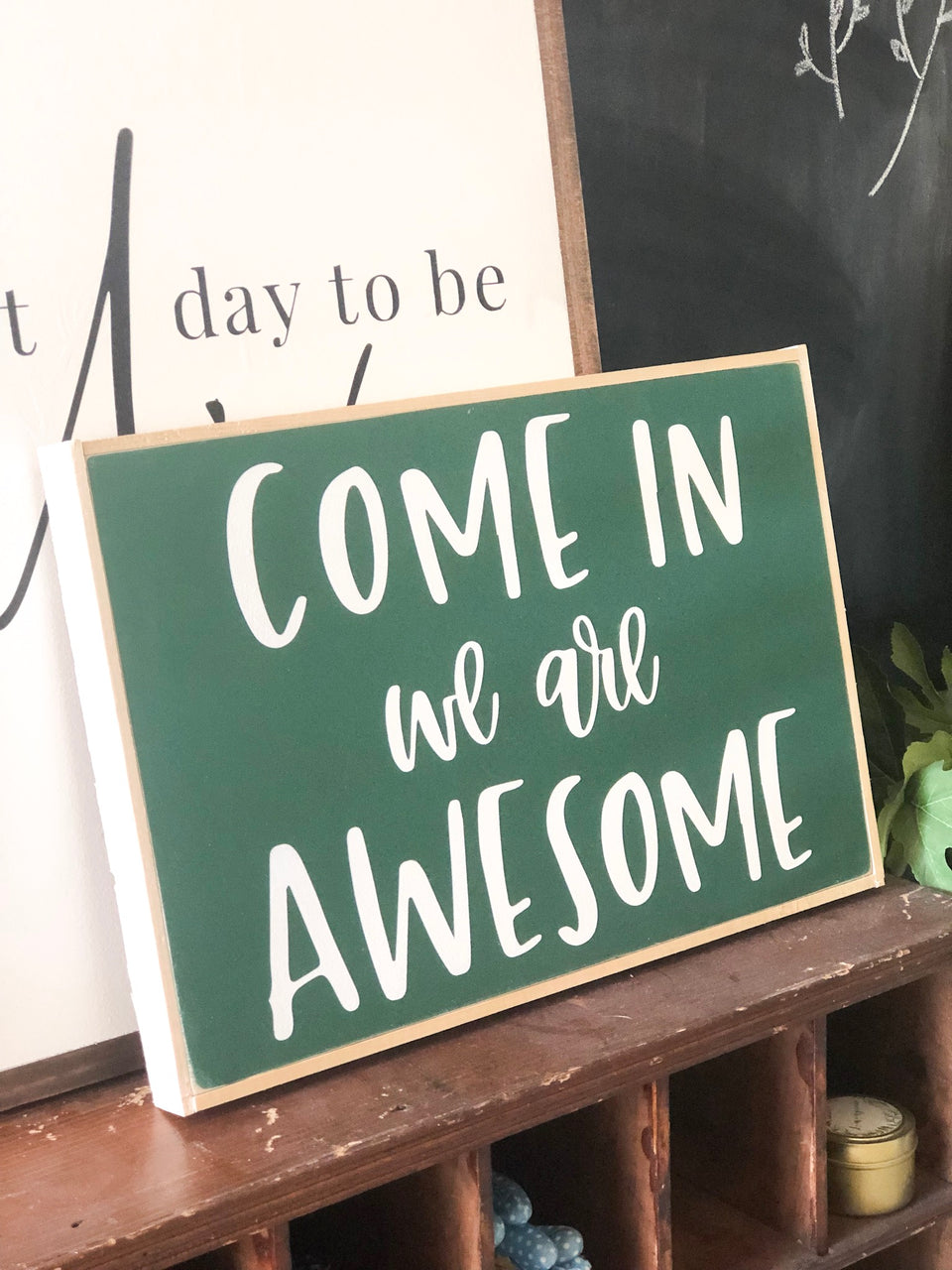 How to Make A Wood Sign with Your Cricut