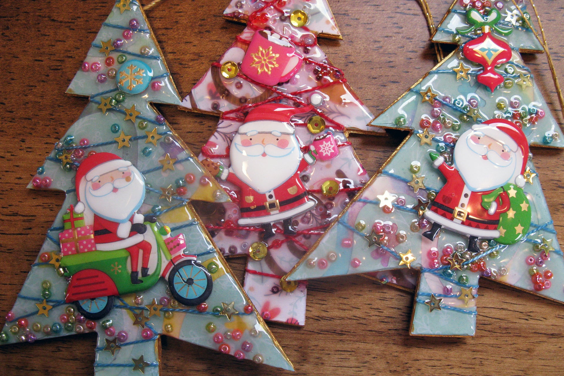 Mixed Media Paper Tree Ornaments Using Cricut