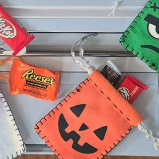 Halloween Felt Treat Bags Using Cricut