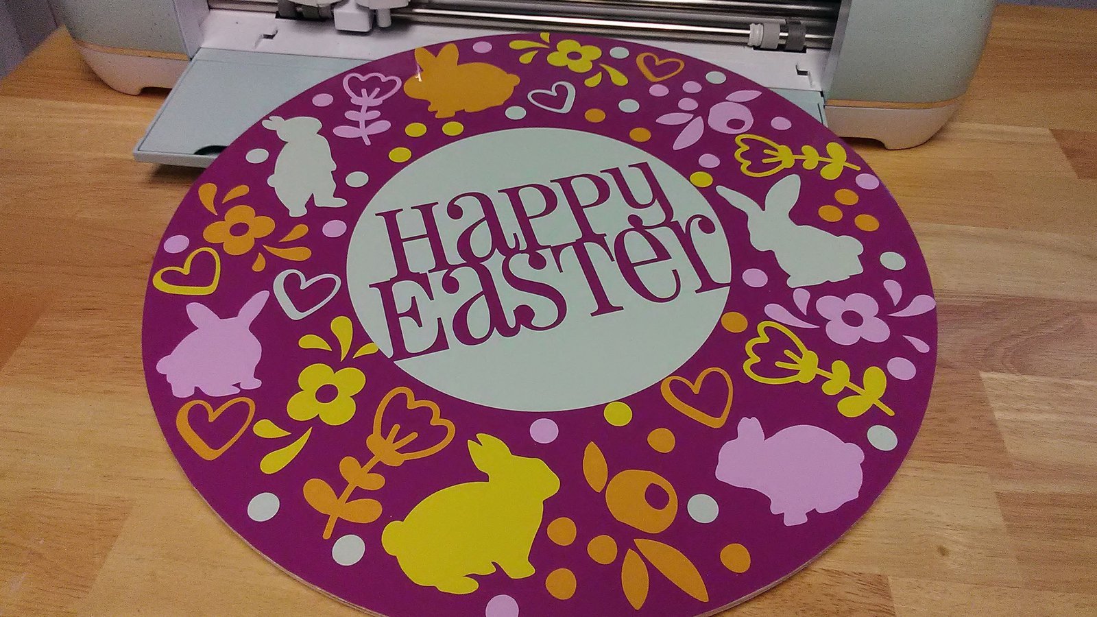 Line Vinyl Using Paper Template: Easter Wreath