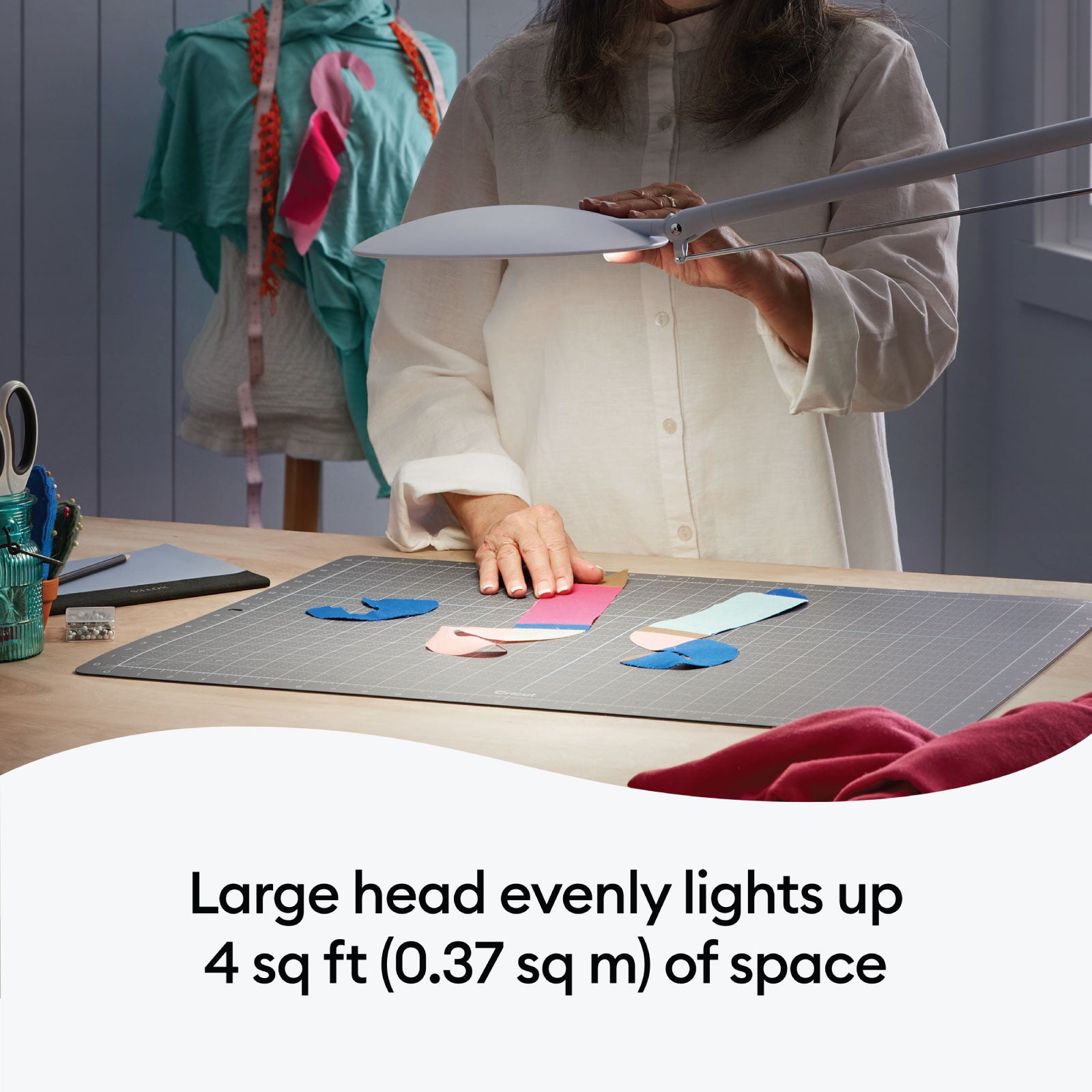 Cricut Bright 360 Floor Lamp & Design Files Bundle