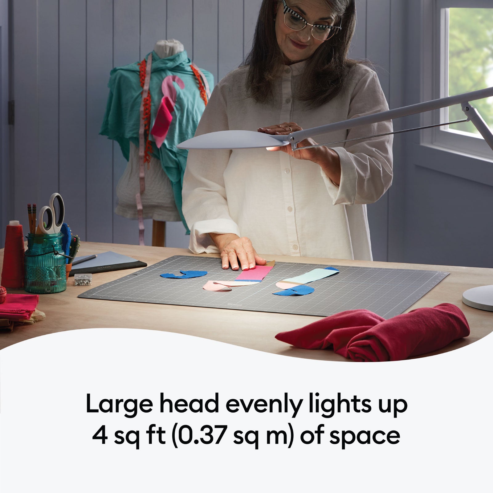 Cricut Bright 360 LED Floor Lamp - USED